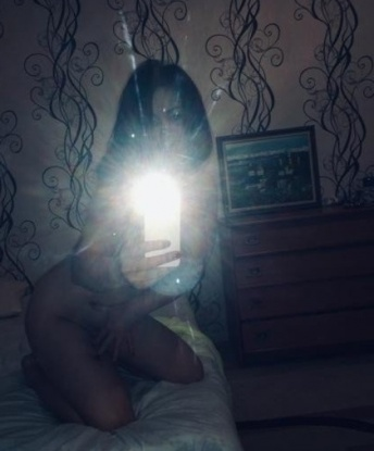 Я настоящая профессионалка в сфере удовольствий и незабываемых моментов. Встречи со мной - это джакузи из страсти, экстаз под одеялами, фейерверк наслаждения. Приглашаю вас в мир наслаждения и релакса в Москве. Мои услуги опытные и разнообразные – от нежного эротического массажа до пикантных ролевых игр. Возможности у меня безграничны, а отзывы о нашей встрече будут записаны в твоей памяти навсегда. Ознакомься с моими фото в профиле, и ты увидишь, насколько провокационно я могу выглядеть. Живу в Москве, и с нетерпением жду нашей встречи. 😘 Диана